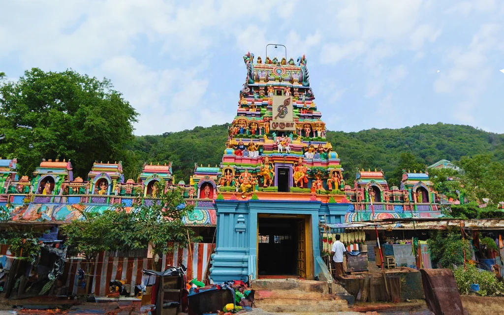 Pazhamudhircholai Temple
