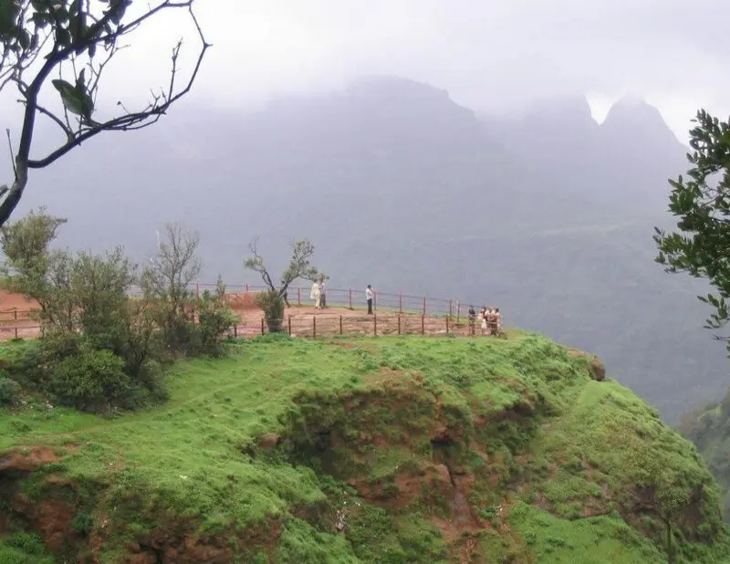 A scenic lake surrounded by hills where echoes can be heard at Echo Point